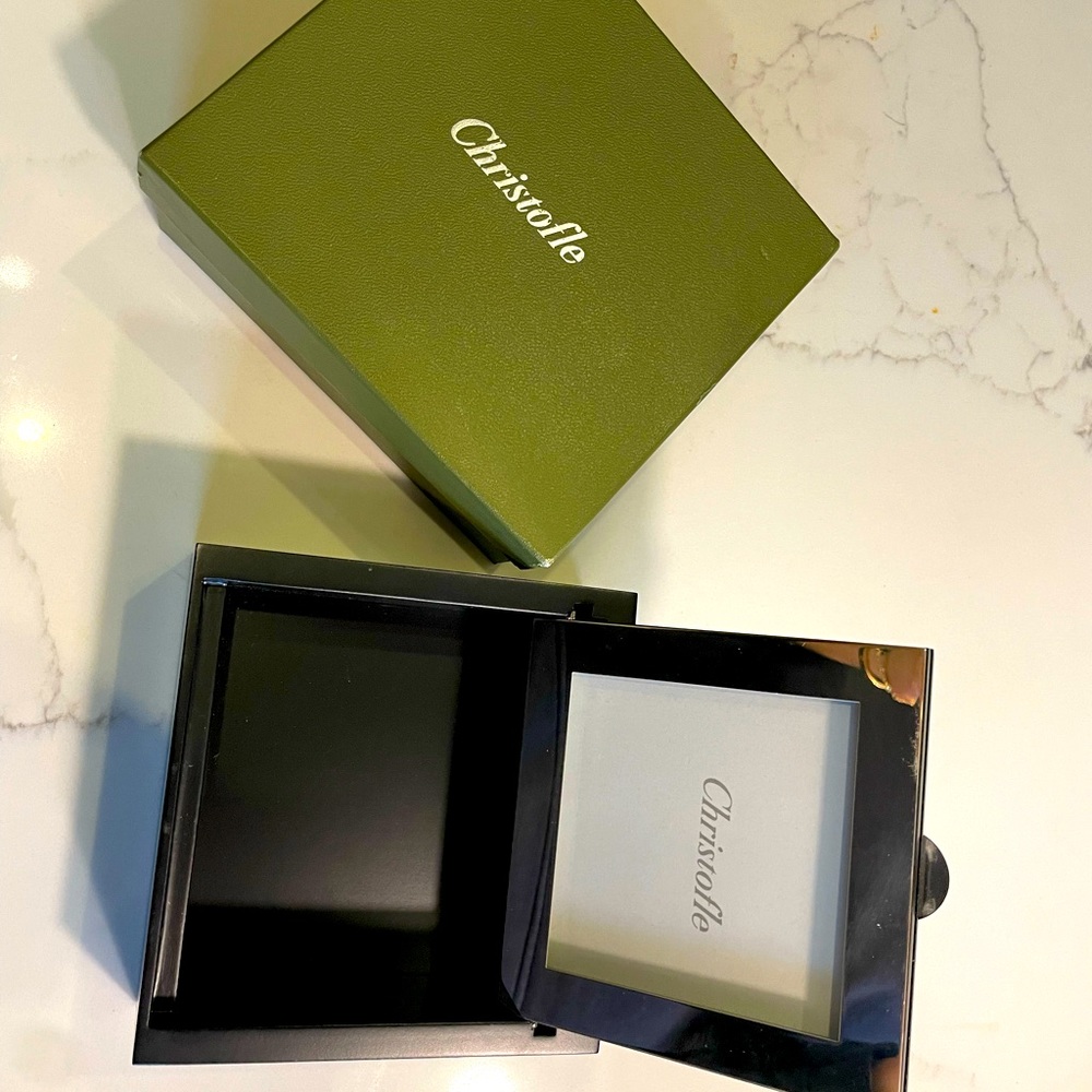 Jewelry box with picture frame